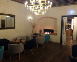 <strong>TALLIN (ESTLAND) </strong><br />
KOMMERZIELLES PROJEKT